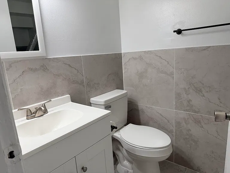 2552 NW 52nd Ave #B19 — Photo 9