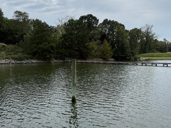 2 Oyster Point, White Stone, VA 22578