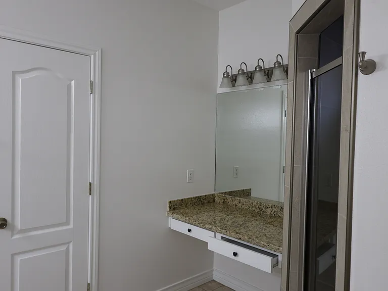 904 Shawnee Bend Rd — Photo 7