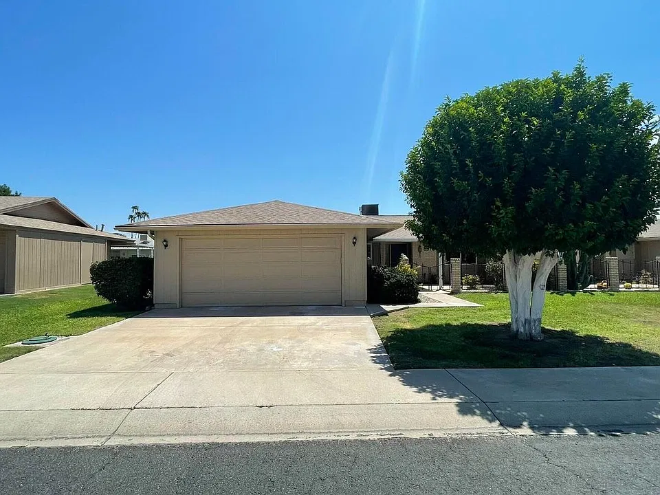 10524 W Saratoga Cir
