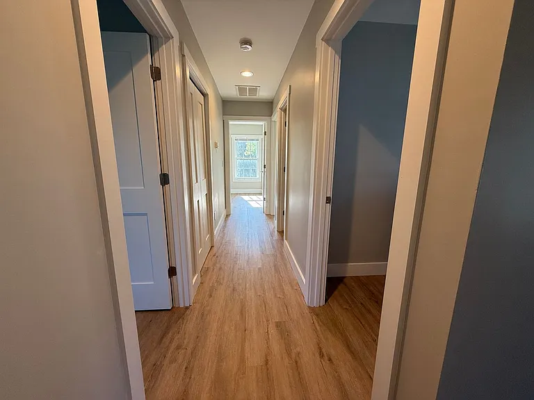906 Nassau St — Photo 12