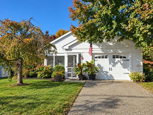 6 Banbury Ln, Southampton, NJ 08088