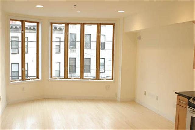 2nd image of 404 Monroe St APT 2