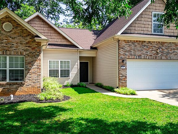 3rd image of 57 Seminole Dr
