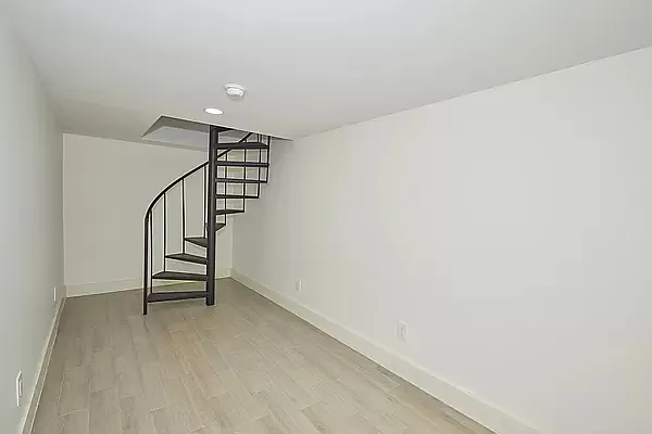 Rented by Green Leaf Management, LLC | media 19