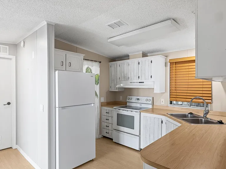 6620 Maloney Ave #14 — Photo 8