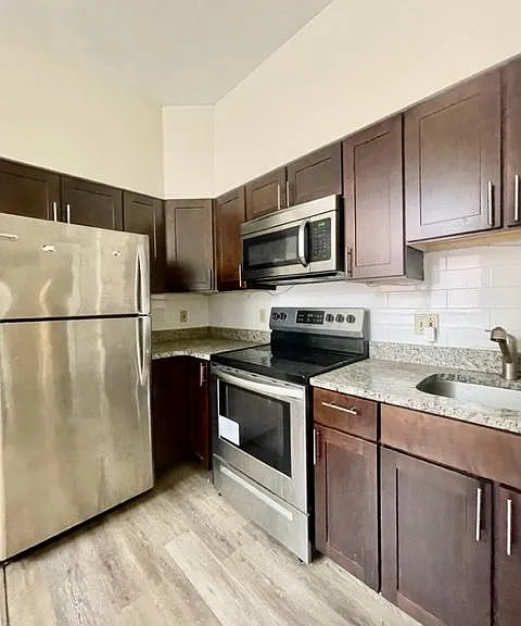 79 Essex St #56 — Photo 1