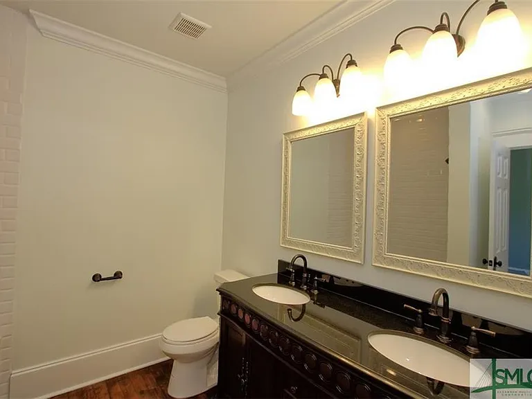 205 W 31st St — Photo 6