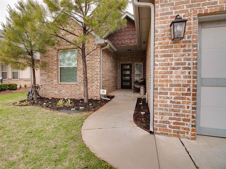 1st image of 10813 Blue River Dr