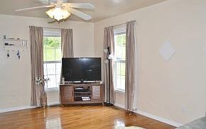 4th image of 18408 Fortunes Way #B