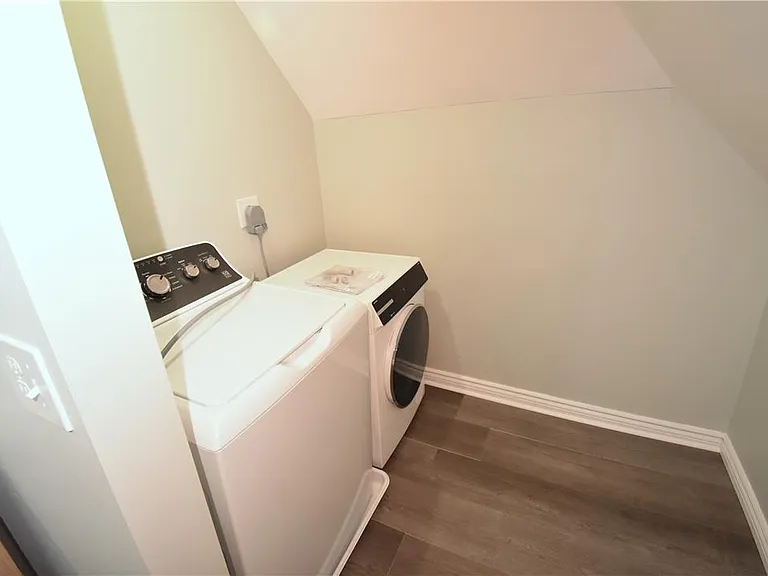 219 W Burke St #2 — Photo 11