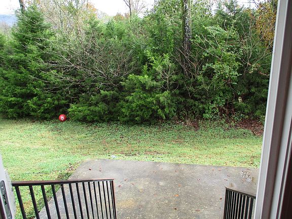 3rd image of 712 McKean Dr