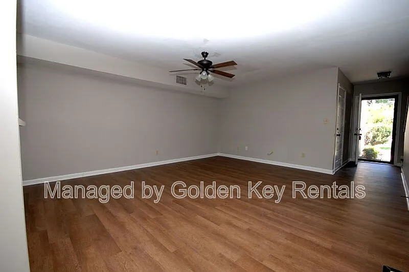 2 bed, 2.5 bath, $1,450 — Photo 2