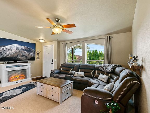 5th image of 8705 Tieton Dr