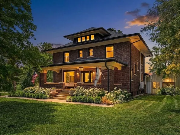 901 S Dunlap Ave, Savoy, IL 61874