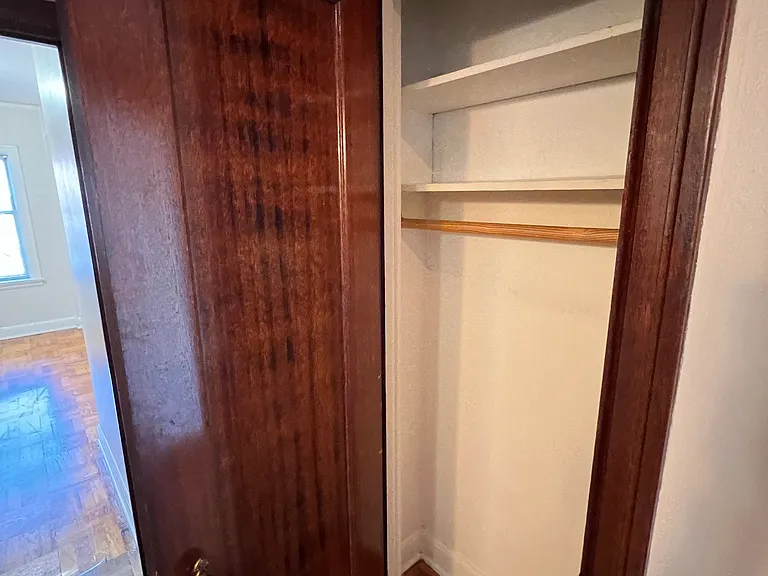 Broadmoor — Photo 12