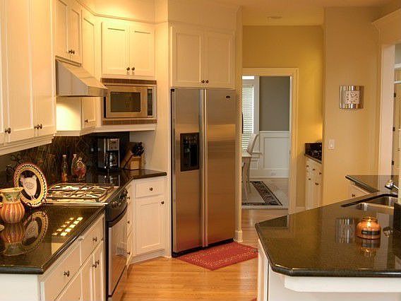 5th image of 10500 NW La Cassel Crest Ln