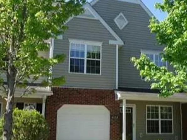 8737 Robinson Forest Dr, Charlotte, NC 28277