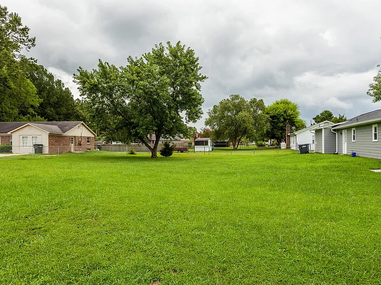 1309 Sportsman Trl — Photo 21