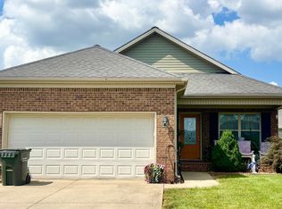 102 Saddlebrook Ct, Hopkinsville, KY 42240