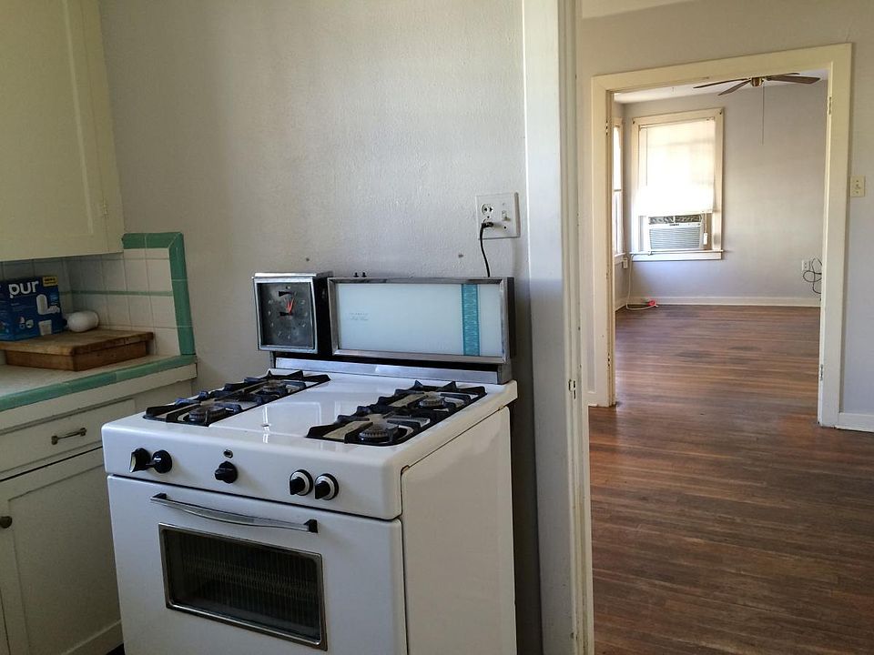 Kitchen to dining room