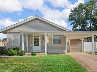 16 Wild Deer Ln, Saint Peters, MO 63376