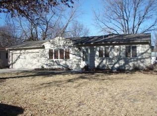 5530 SW Drury Ln, Topeka, KS 66604