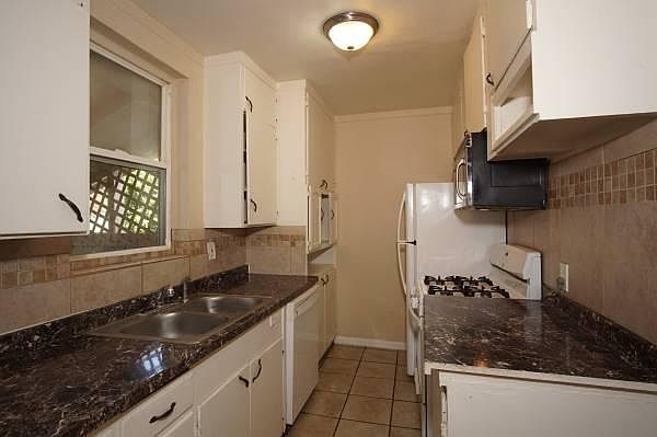1st image of 1555 Buckeye Dr APT A