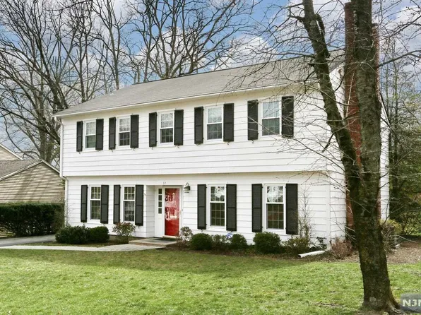 32 Bryden Pl, Ridgewood, NJ 07450