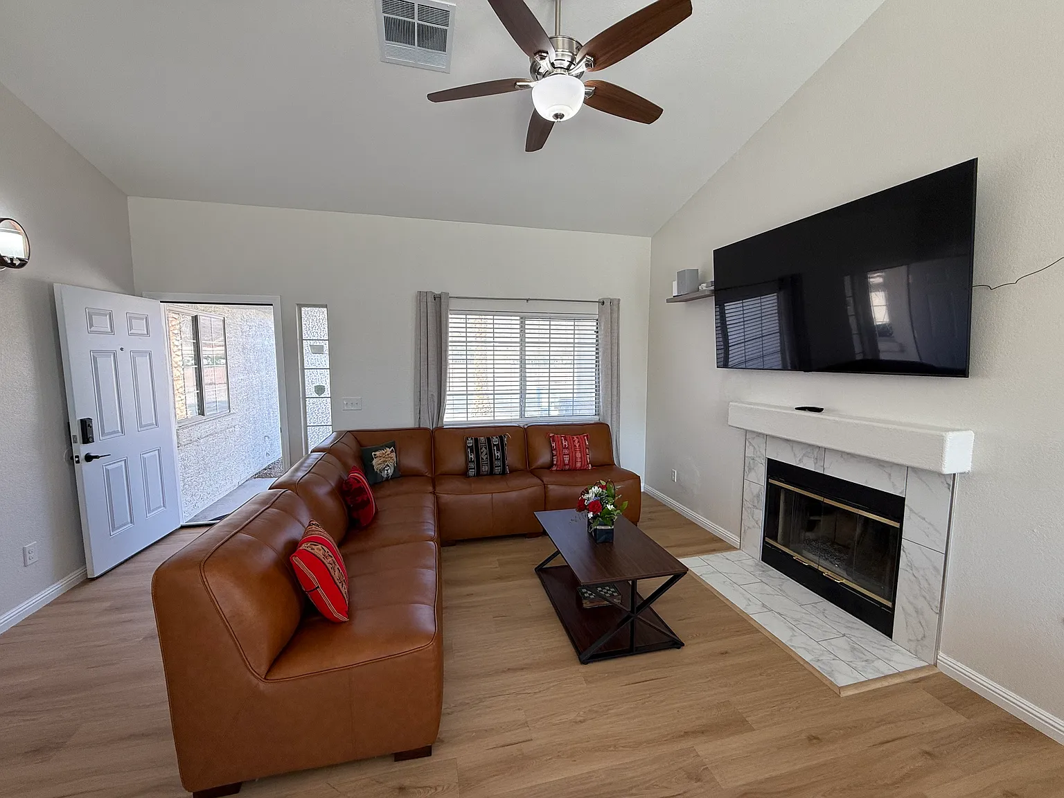 3 bed, 1468 sqft, $3,900 — Photo 2