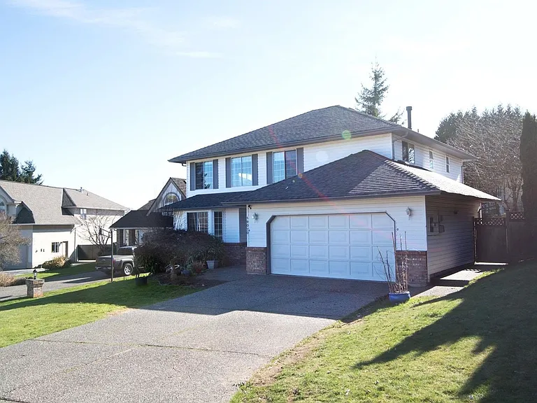 60a Ave — Photo 12