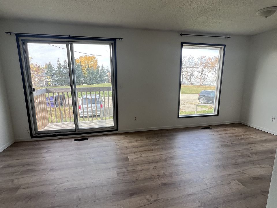 1st image of 5210 61st Ave #2