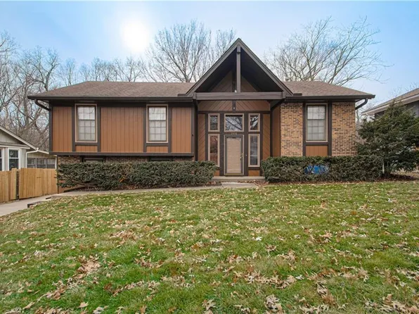 2416 Bridger Dr, Independence, MO 64057