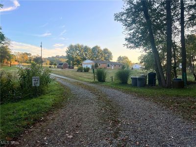 7898 State Route 800 NE, Zoarville, OH, 44656