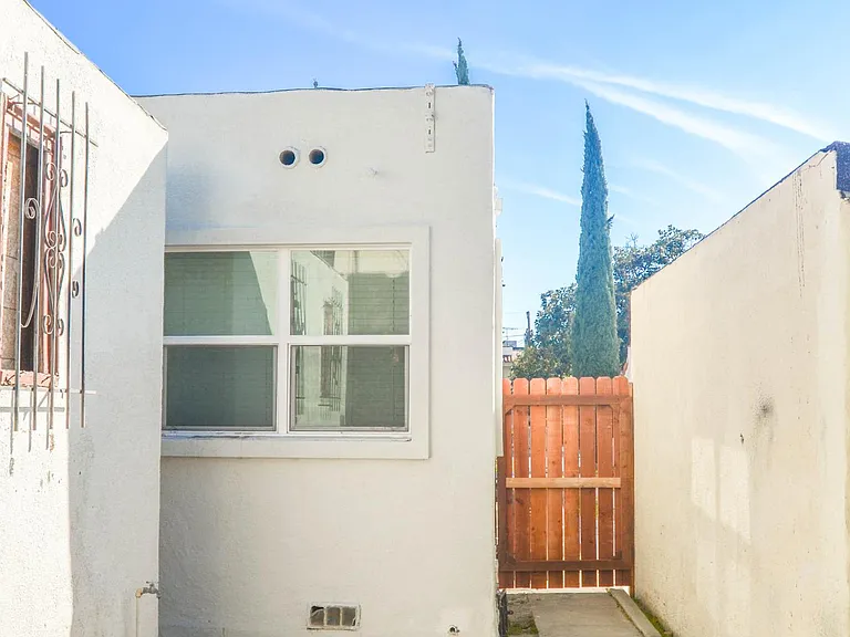 5407 Monroe St — Photo 33