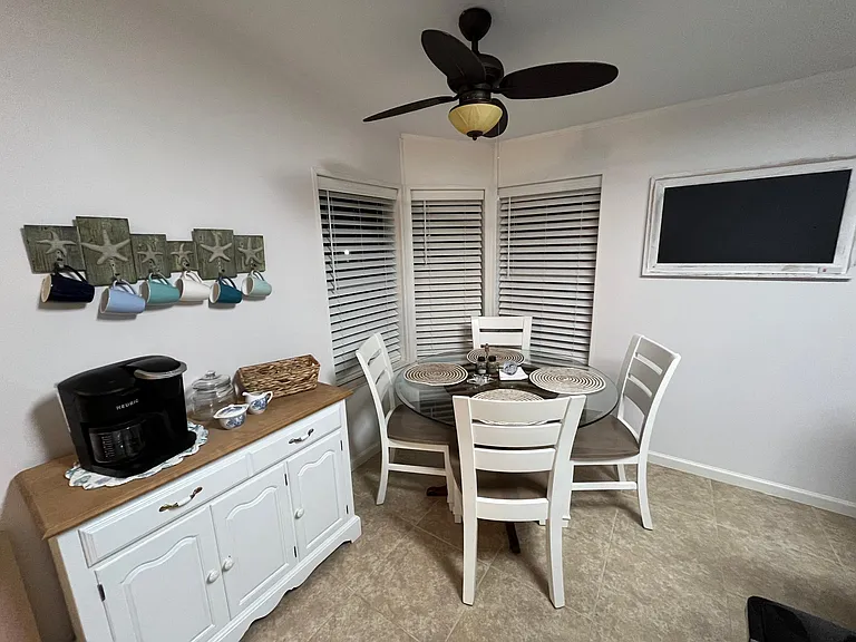 12131 Live Oak Dr — Photo 2