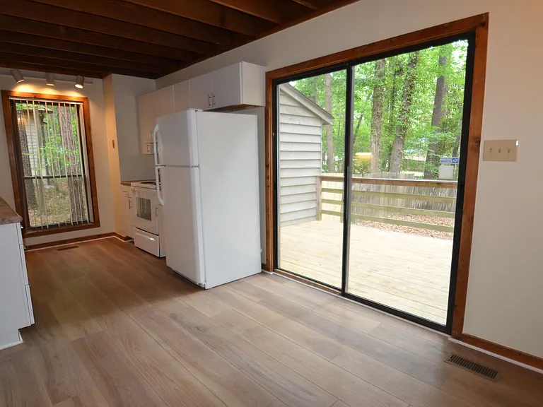 17 Frances St — Photo 9