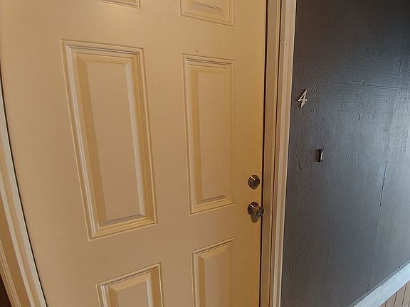 2nd image of 4018-4028 S Warner St #4028-4
