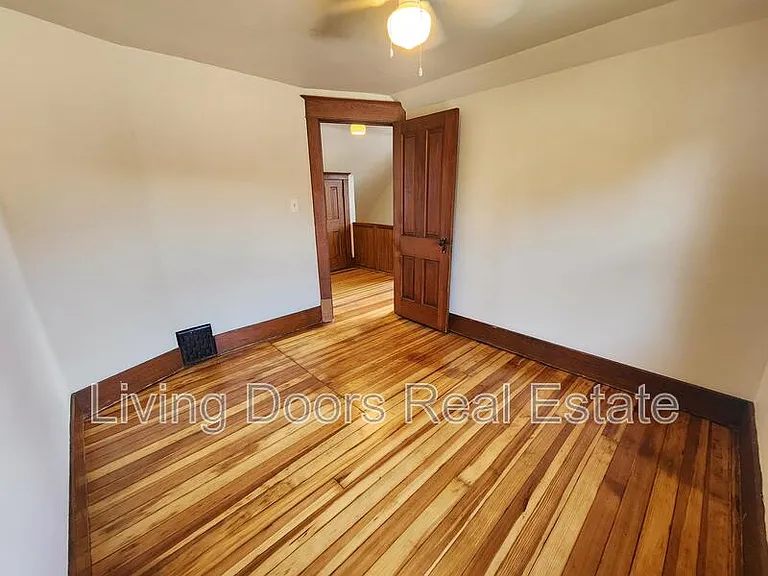 602 C St — Photo 11
