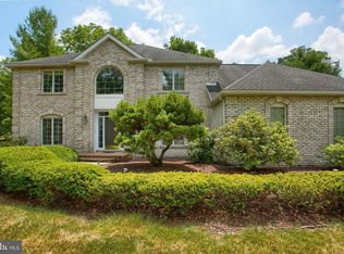 1110 Hillside Dr, Carlisle, PA 17013