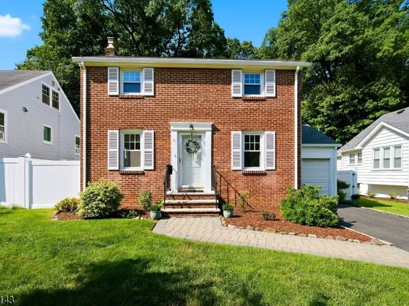 11 MONROE AVENUE, Roseland Boro, NJ 07068