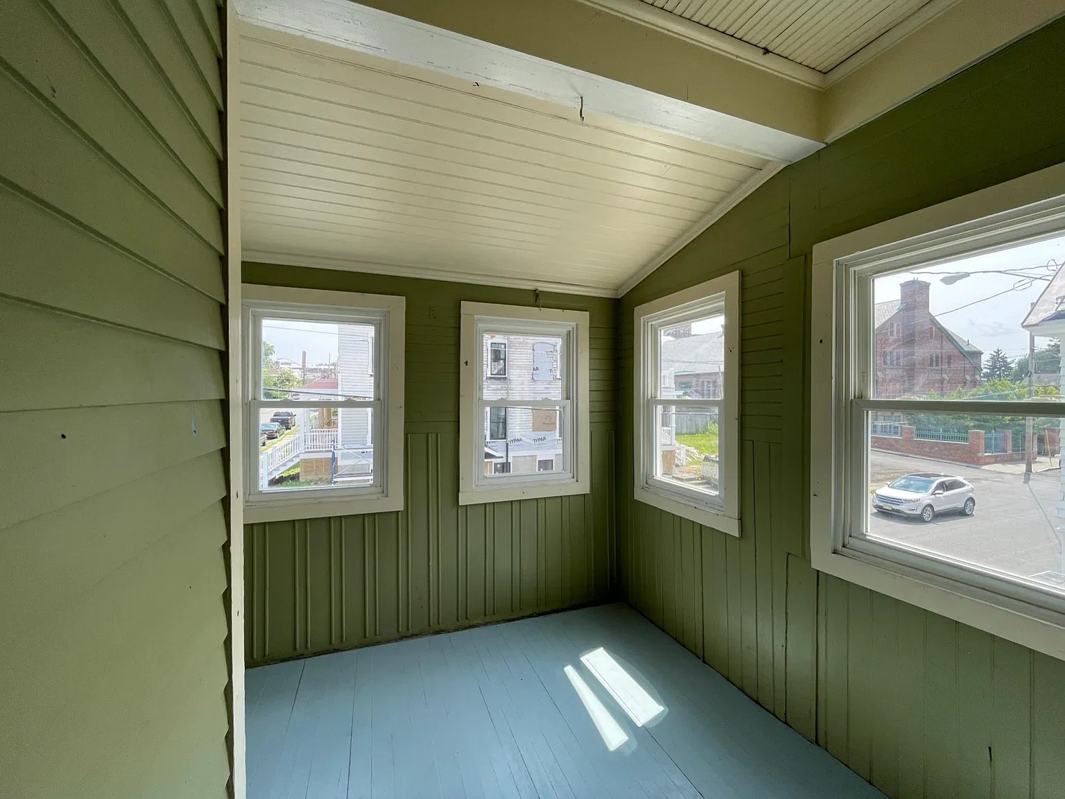 1 bed, 1093 sqft, $1,950 — Photo 2