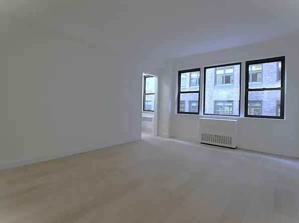 240 E 46th St APT 8J, New York, NY 10017