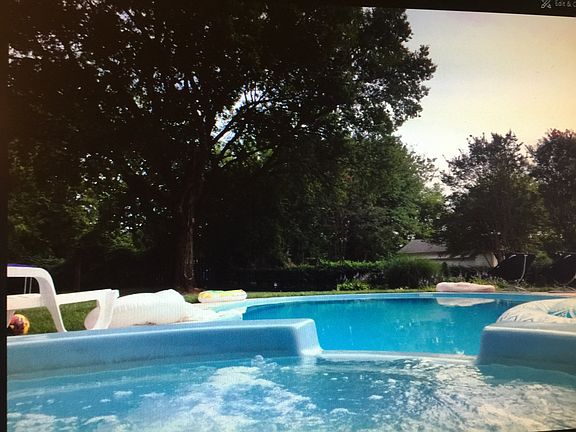 3rd image of 10000 Lechmeres Point