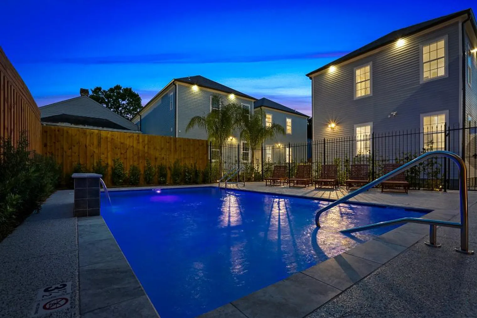 4 bed, 3.0 bath, 2292 sqft, $9,420 — Photo 3