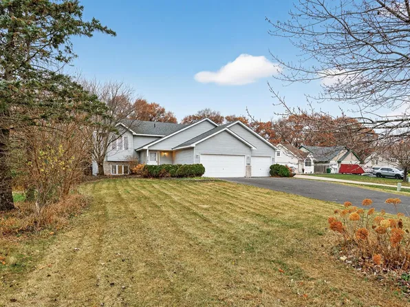 7797 Marilyn Dr, Lino Lakes, MN 55014