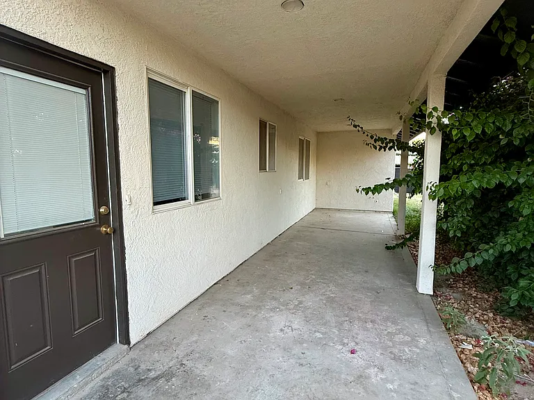 2002 N Court St — Photo 13
