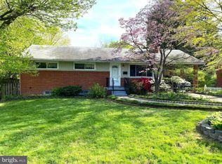 10927 Fairchester Dr, Fairfax, VA 22030