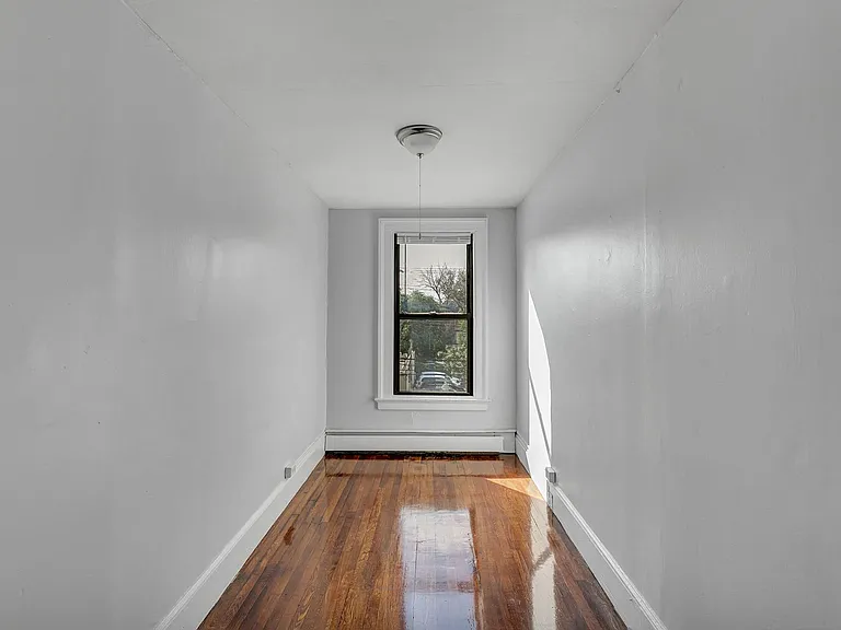 33 Howe St #35 — Photo 35
