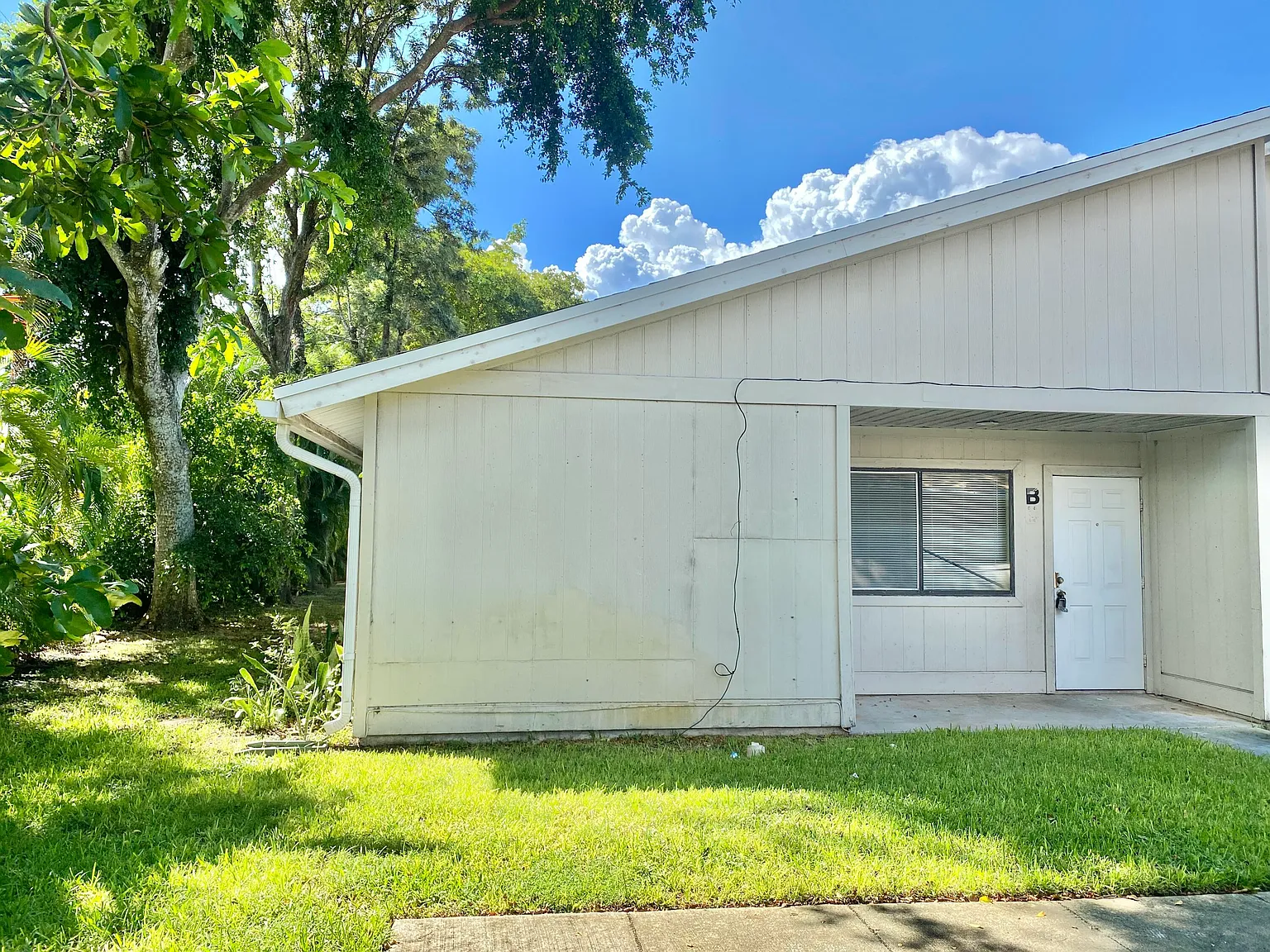 2 bed, 1.0 bath, 888 sqft, $1,850 — Photo 3